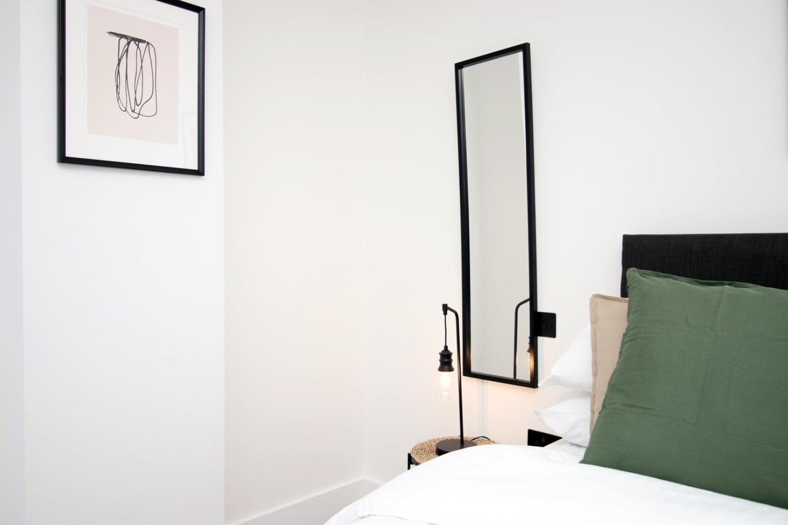 2 Bedroom With Free Parking Swindon Exteriér fotografie
