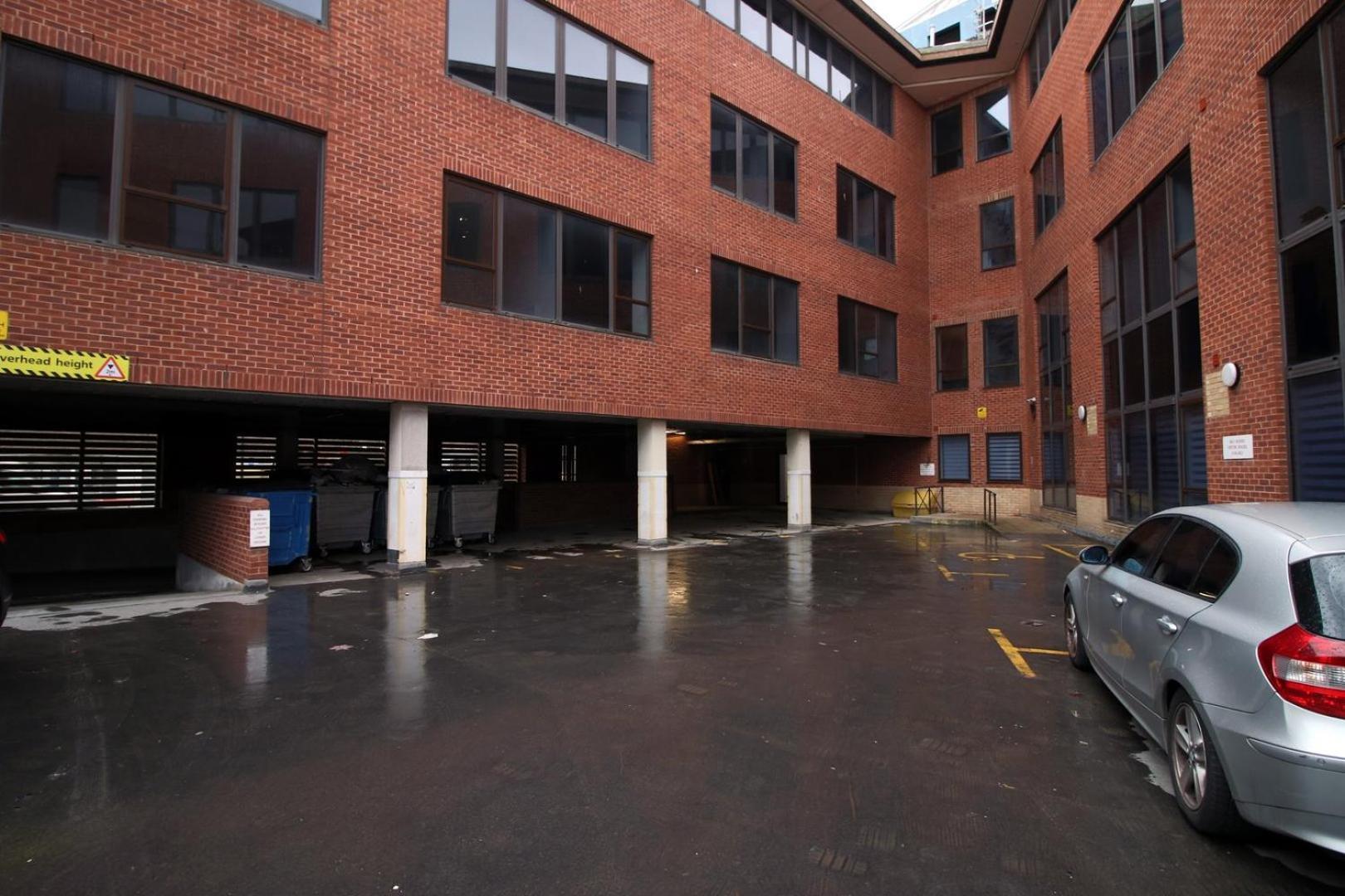 2 Bedroom With Free Parking Swindon Exteriér fotografie