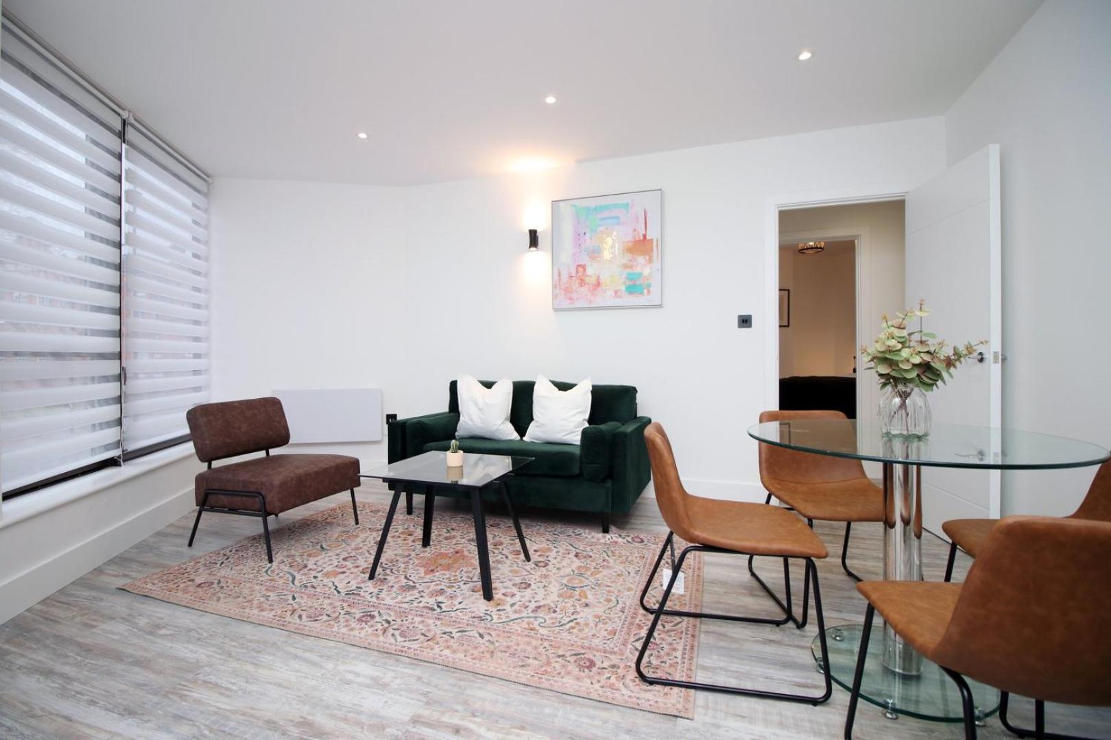 2 Bedroom With Free Parking Swindon Exteriér fotografie