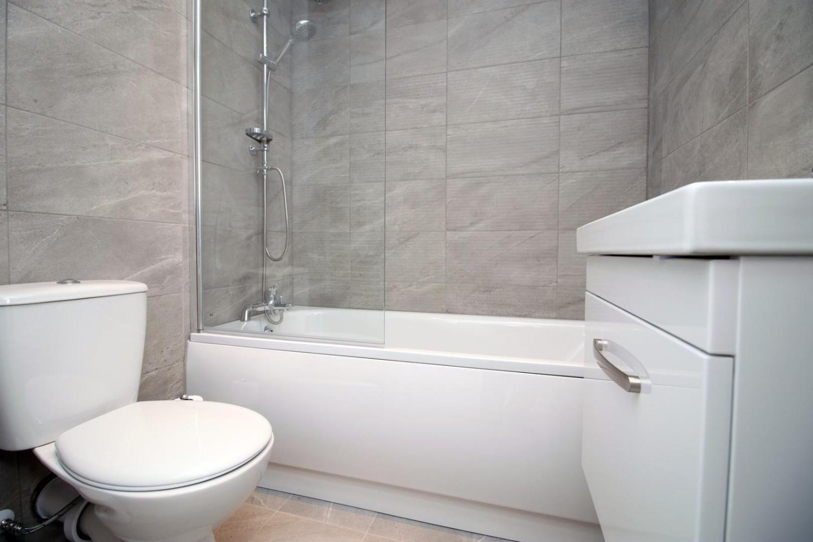 2 Bedroom With Free Parking Swindon Exteriér fotografie